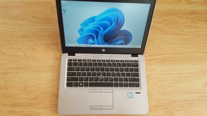 HP EliteBook 820 G3