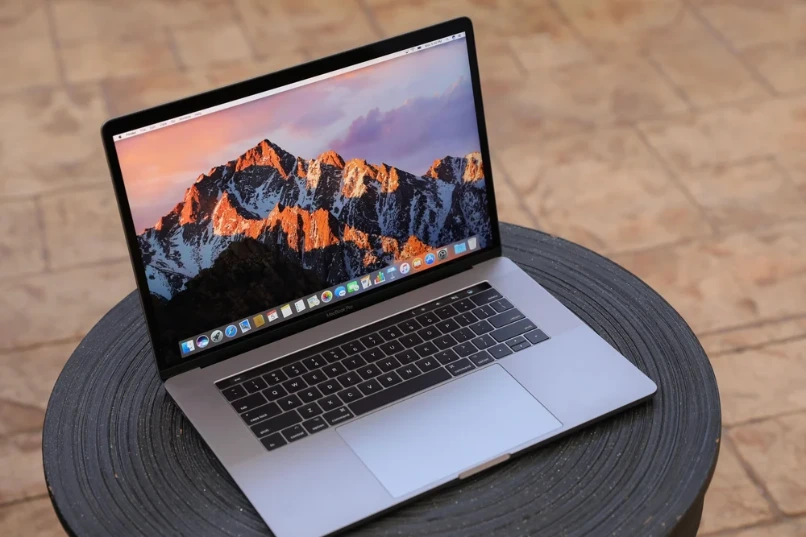 MacBook Pro 2017 (15‑inch, Intel)
